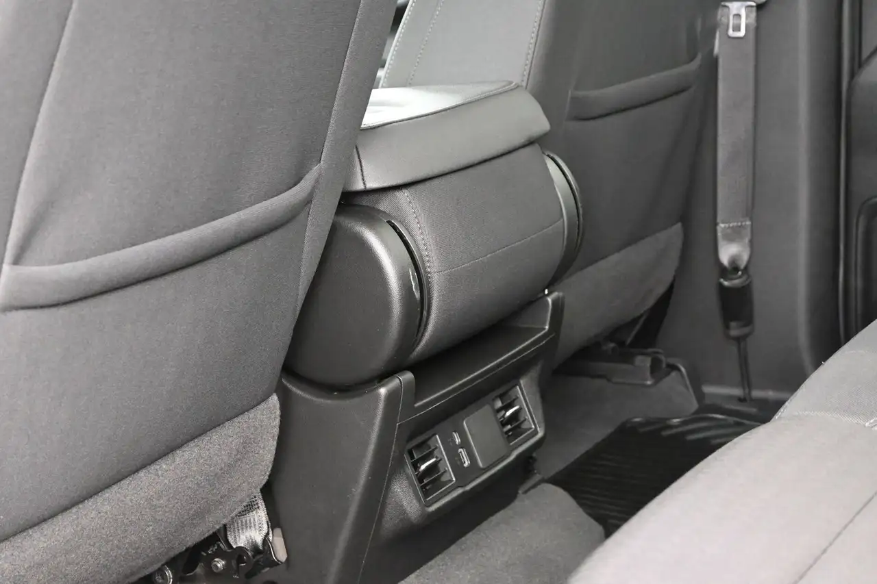Chevrolet Silverado 1500 - Image 17