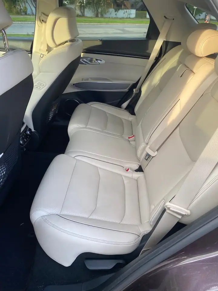 Genesis GV70 - Image 10
