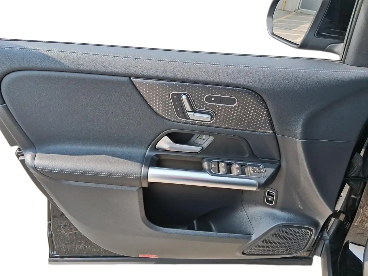 Mercedes-Benz GLA - Image 11