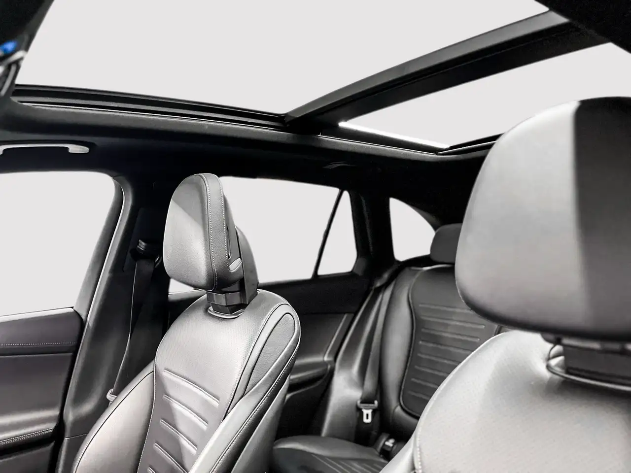 Mercedes-Benz GLC - Image 24