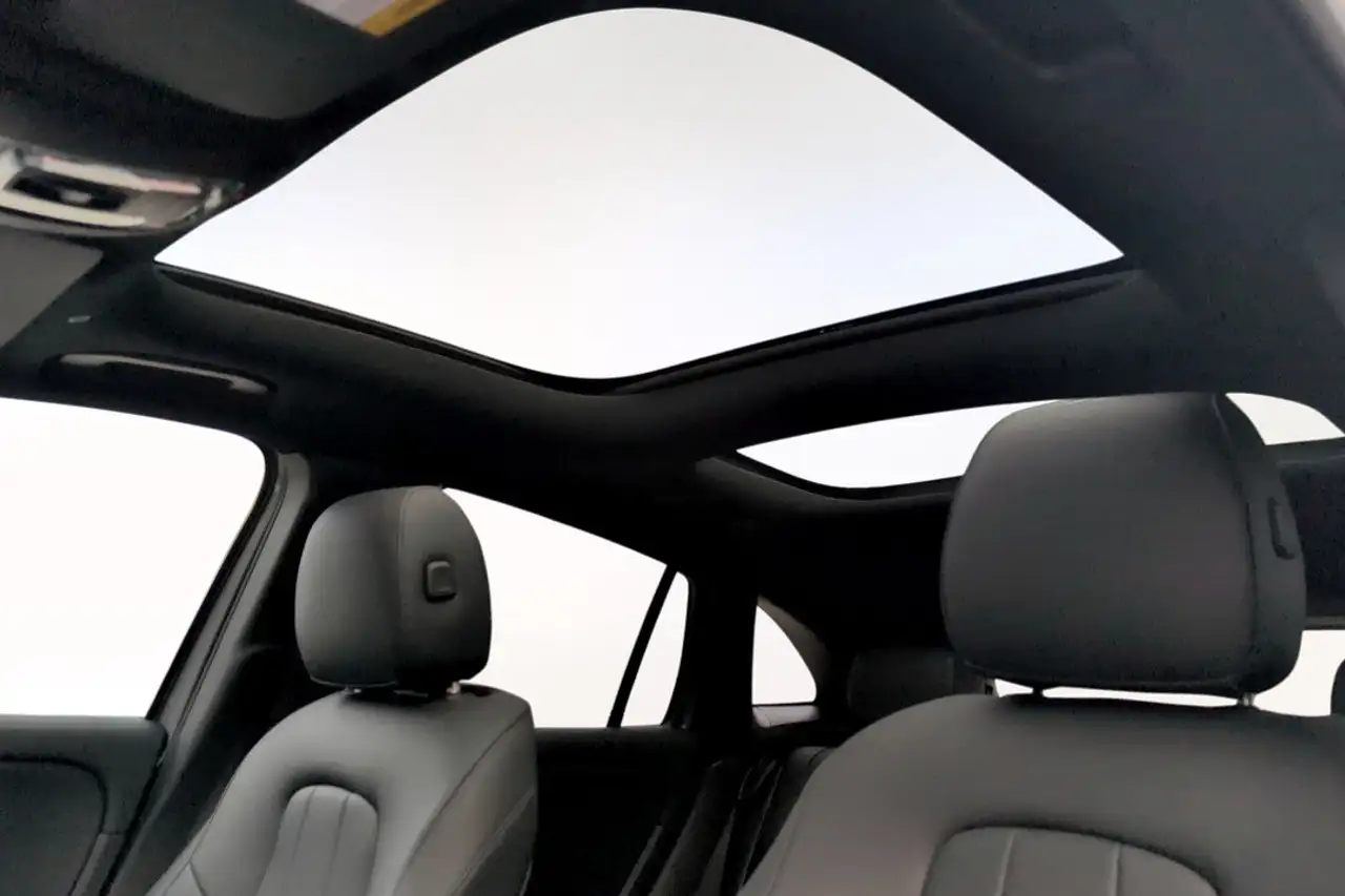 Mercedes-Benz GLA - Image 11