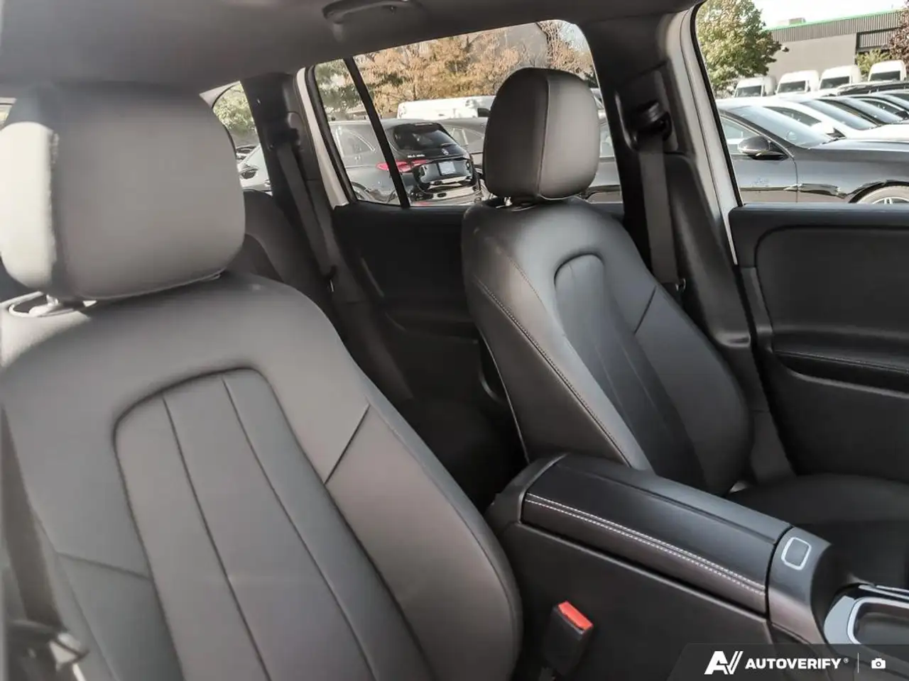 Mercedes-Benz GLB - Image 22