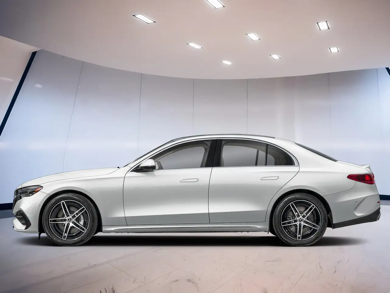 Mercedes-Benz E-Class - Image 3