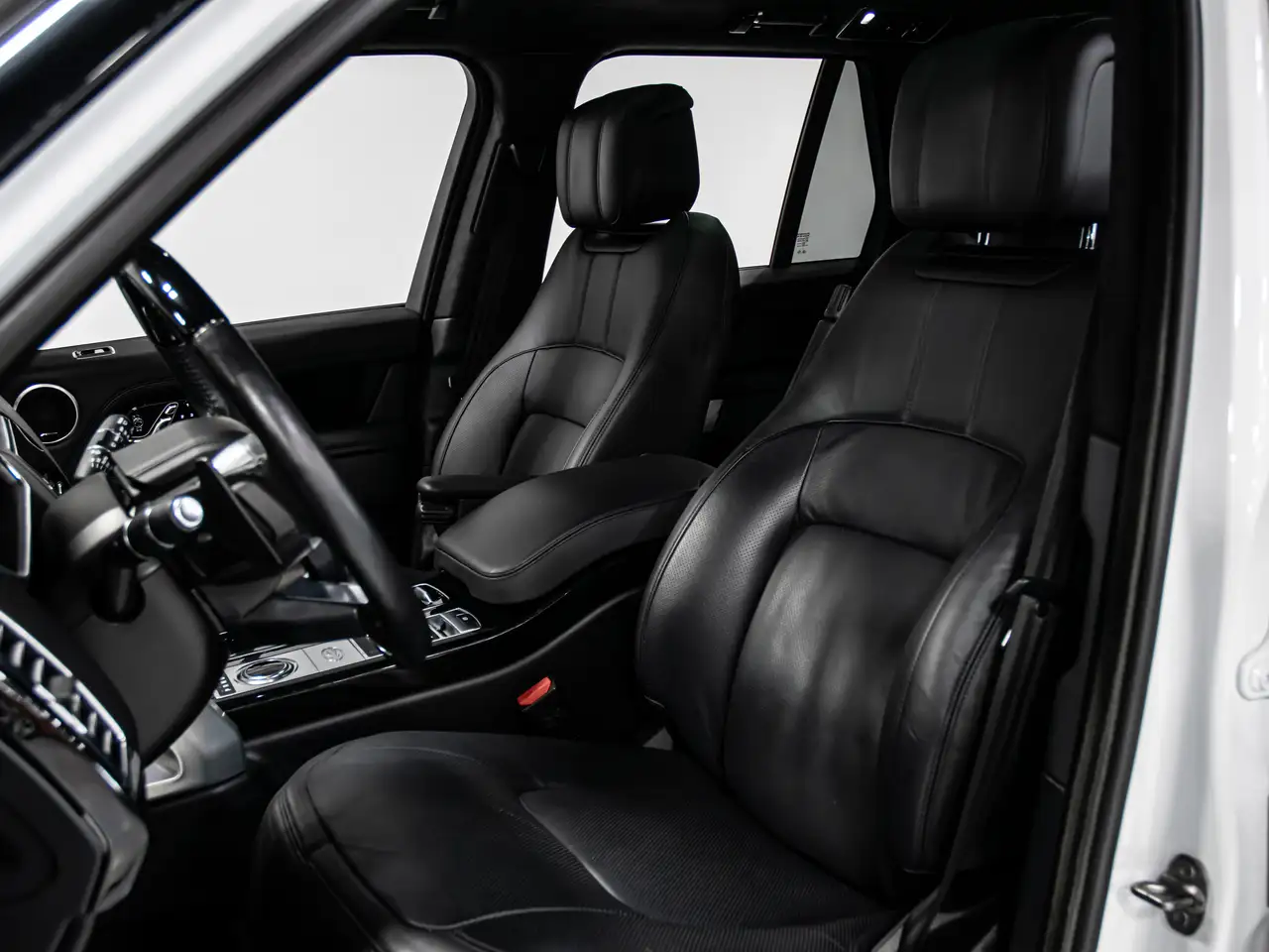 Land Rover Range Rover - Image 9