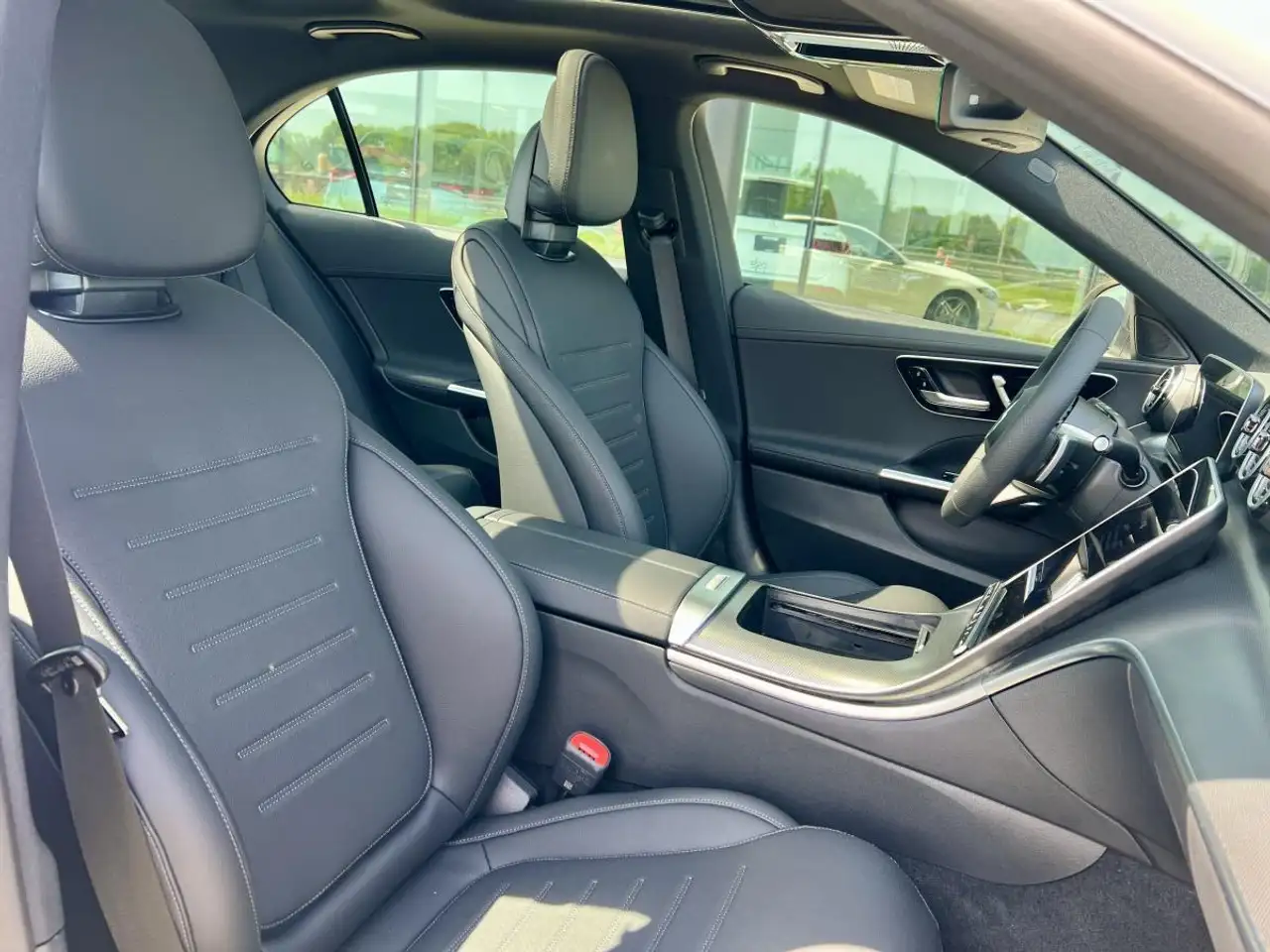 Mercedes-Benz C-Class - Image 15