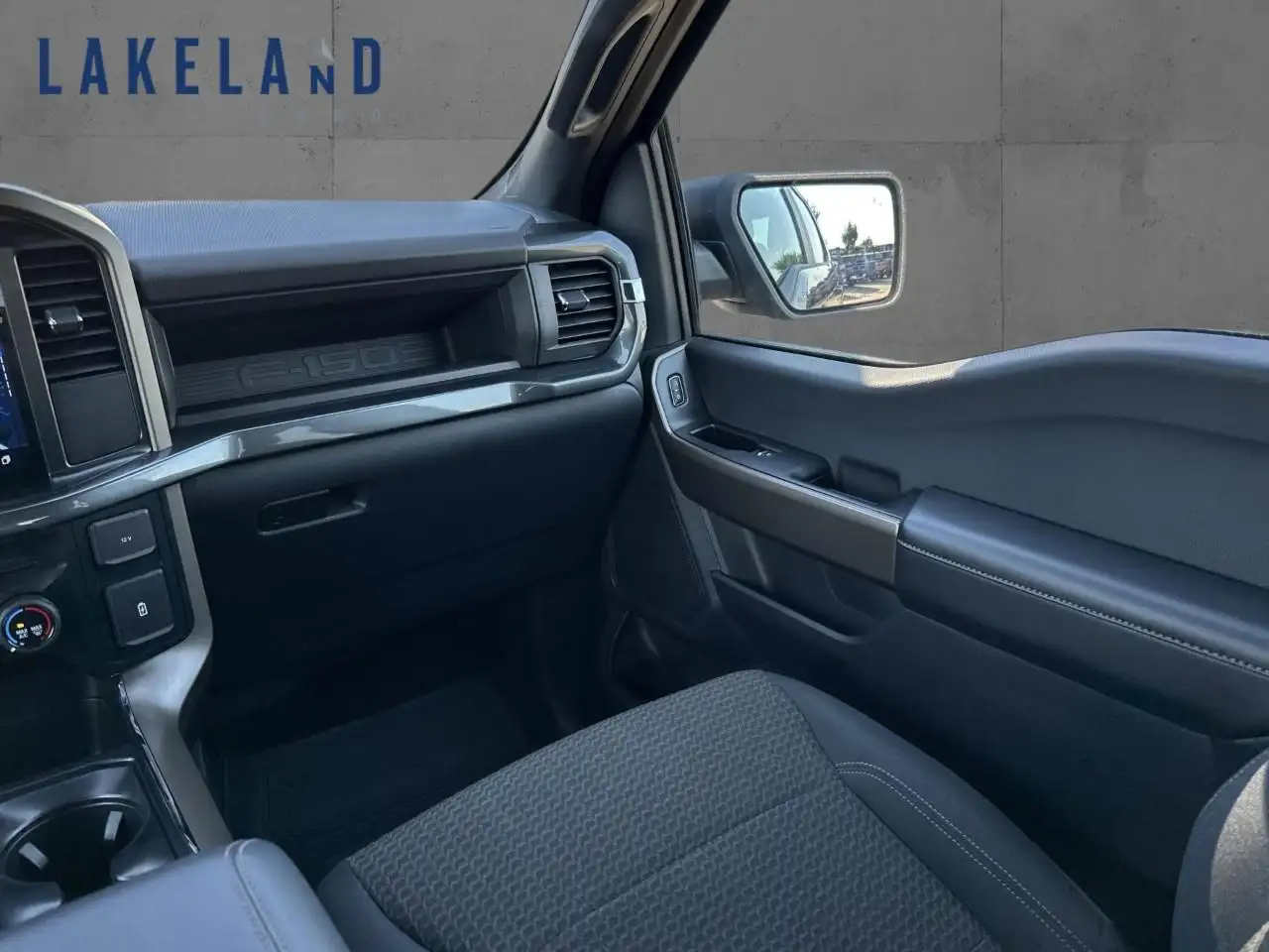 Ford F-150 - Image 26