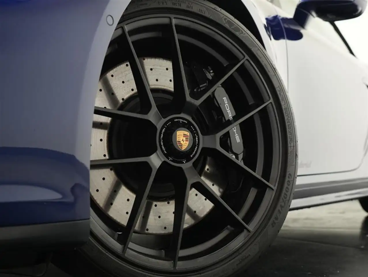 Porsche 911 - Image 4