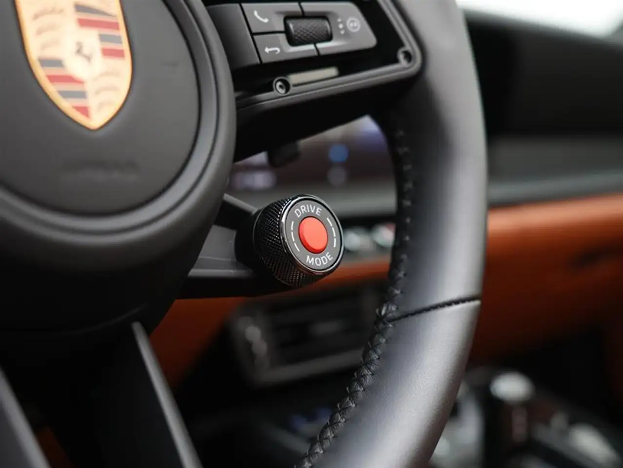 Porsche 911 - Image 25
