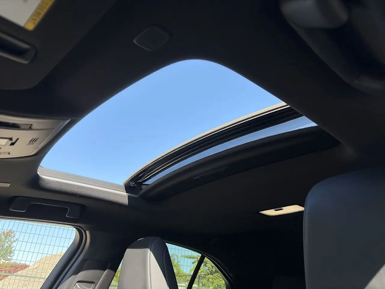 Lexus UX 250h - Image 29