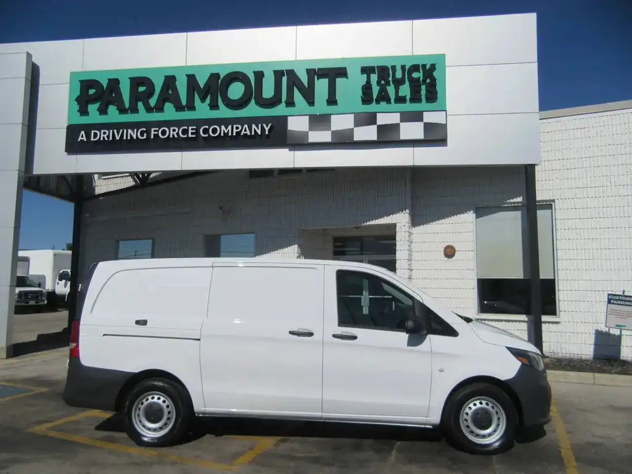 Mercedes-Benz Metris Cargo Van - Image 4