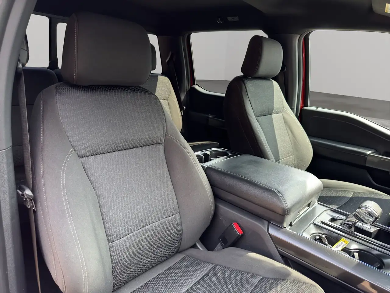 Ford F-150 - Image 19