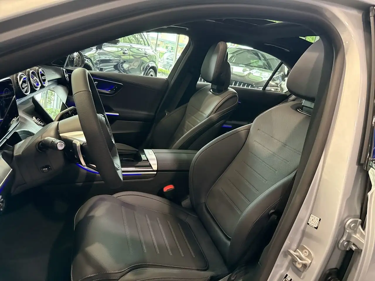 Mercedes-Benz C-Class - Image 19