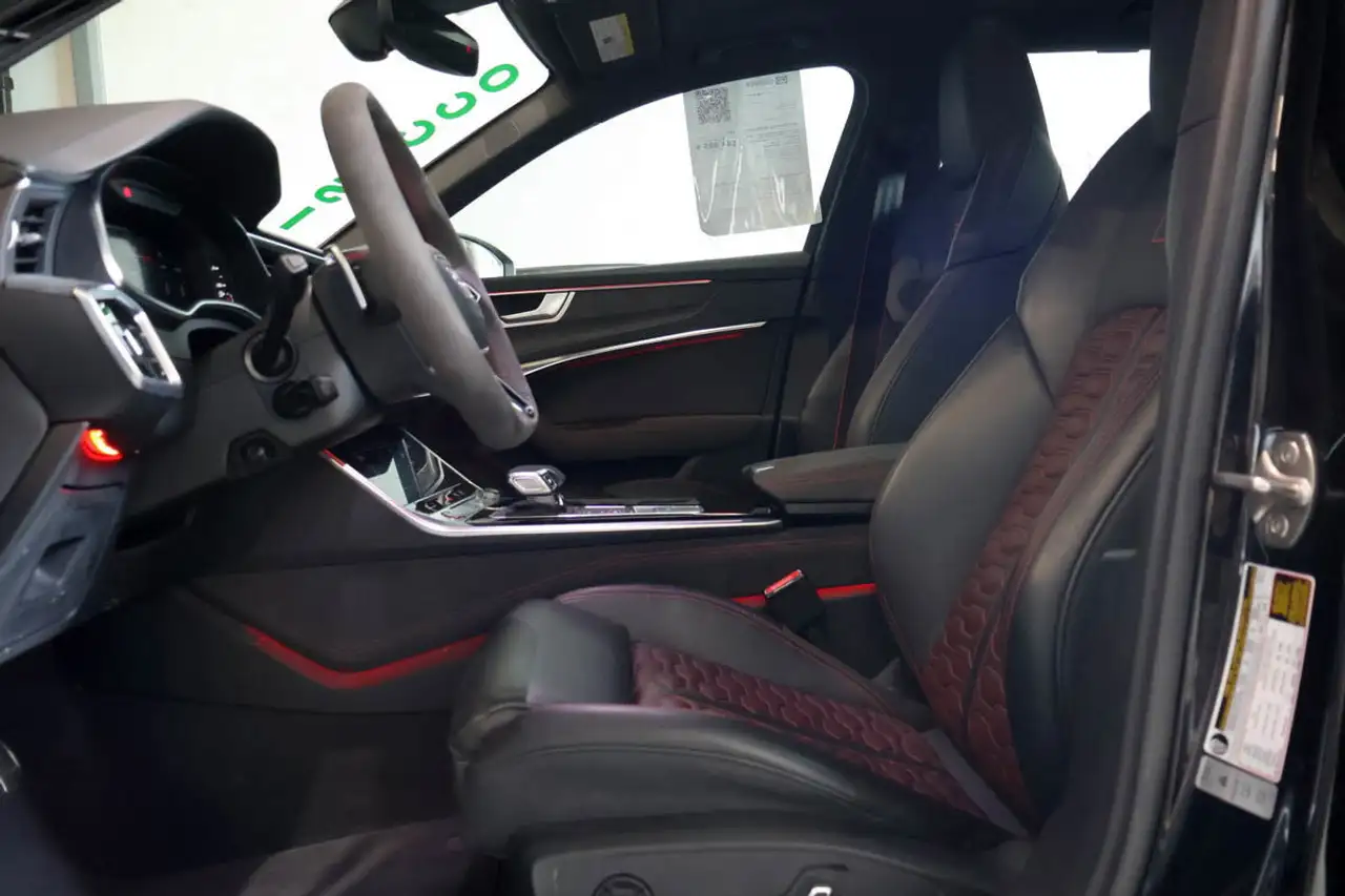 Audi RS6 - Image 10