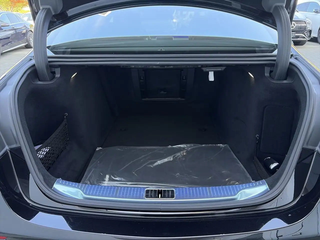 Mercedes-Benz S-Class - Image 33