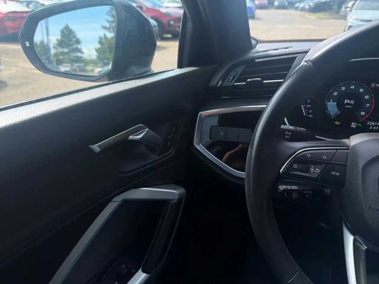 Audi Q3 - Image 17
