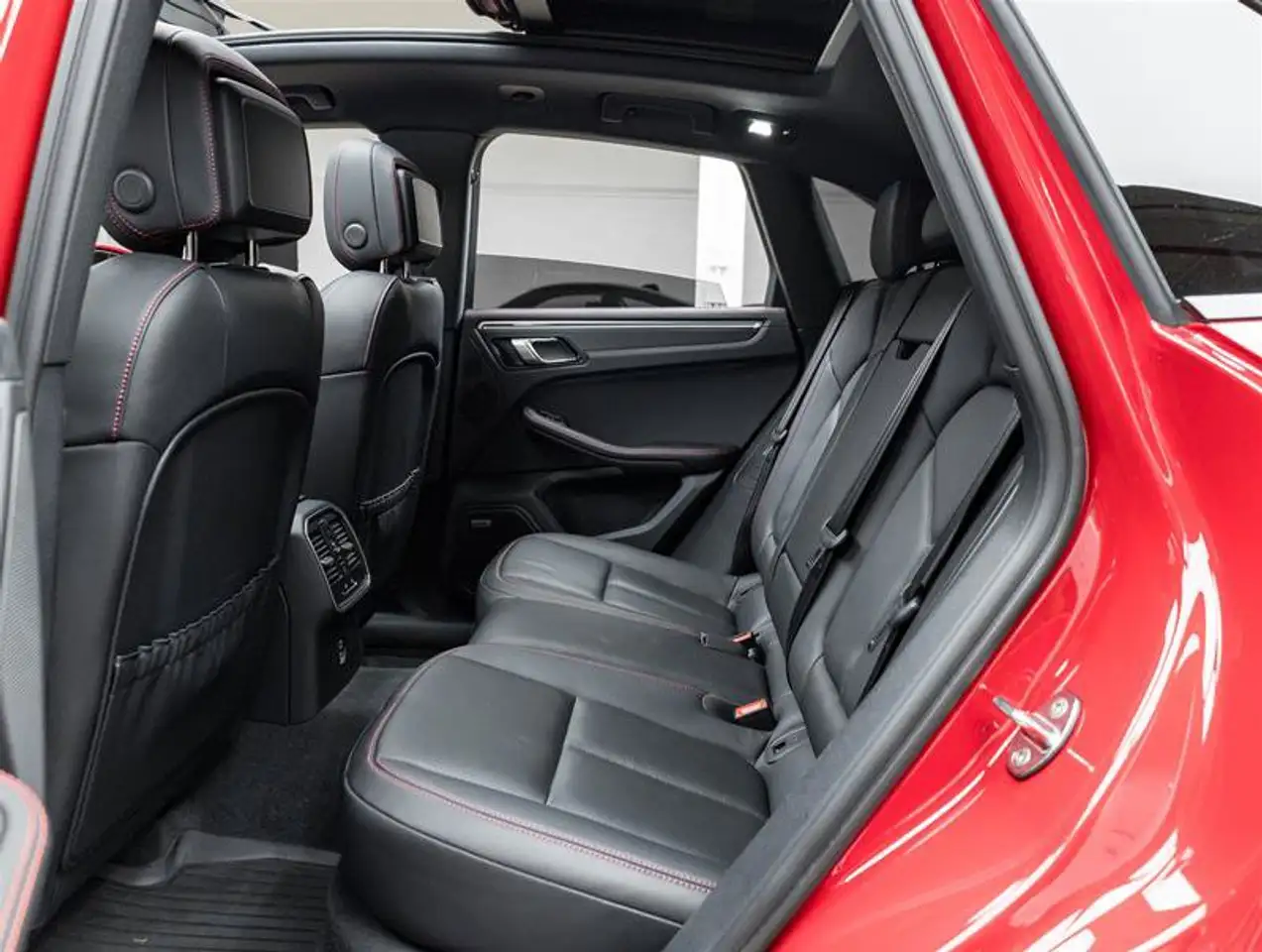 Porsche Macan - Image 39