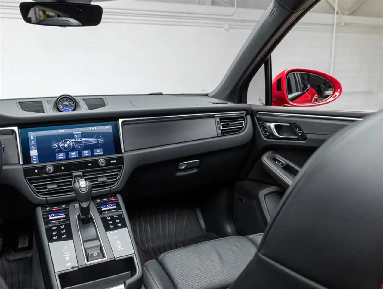 Porsche Macan - Image 43