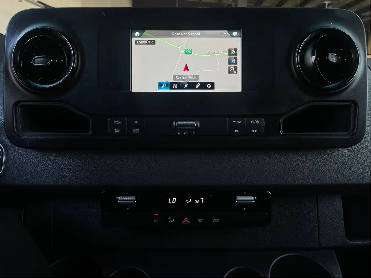 Mercedes-Benz Sprinter - Image 19