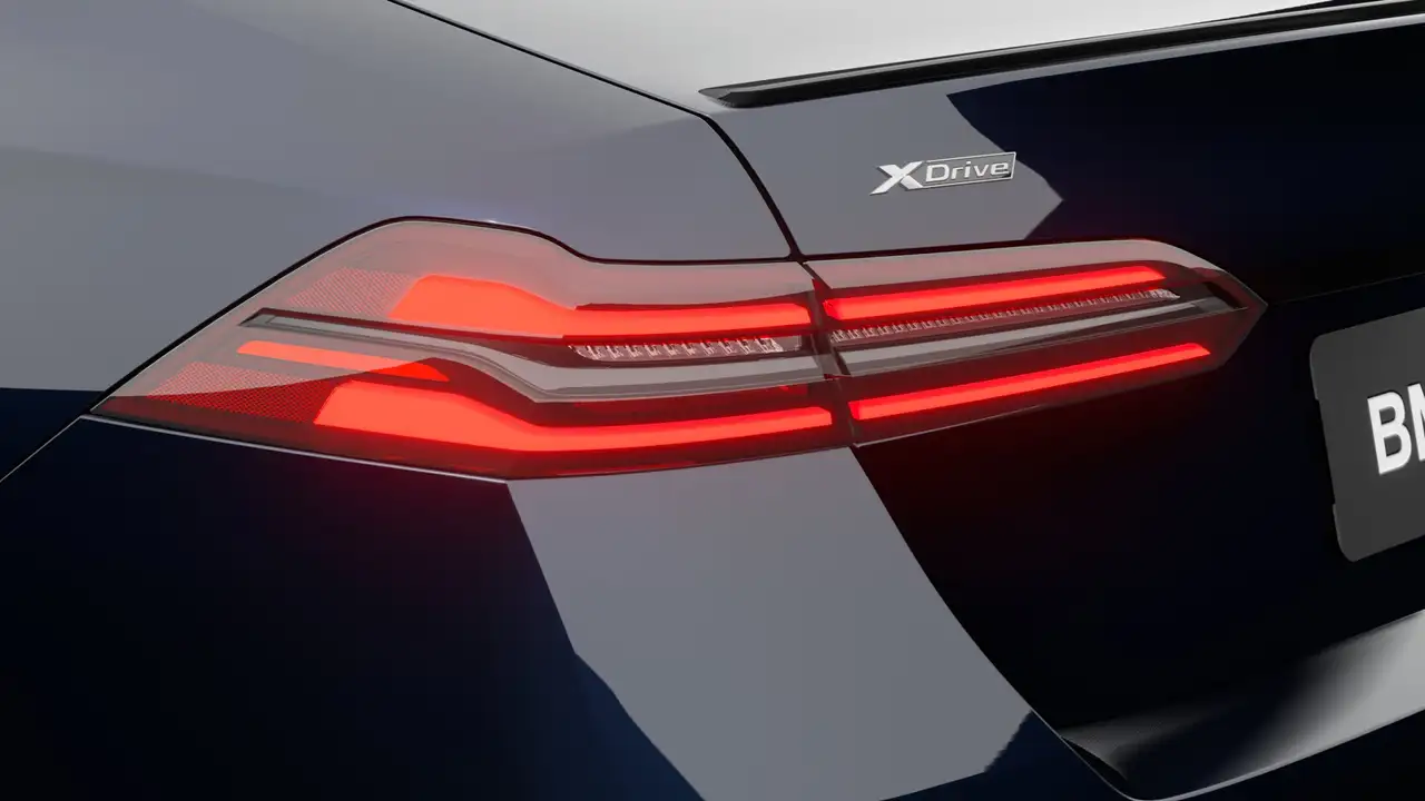 BMW 5 Series - Image 11