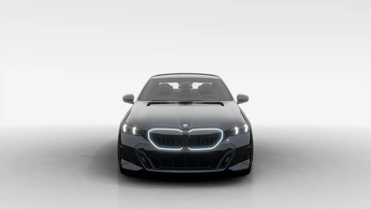 BMW 5 Series - Image 4