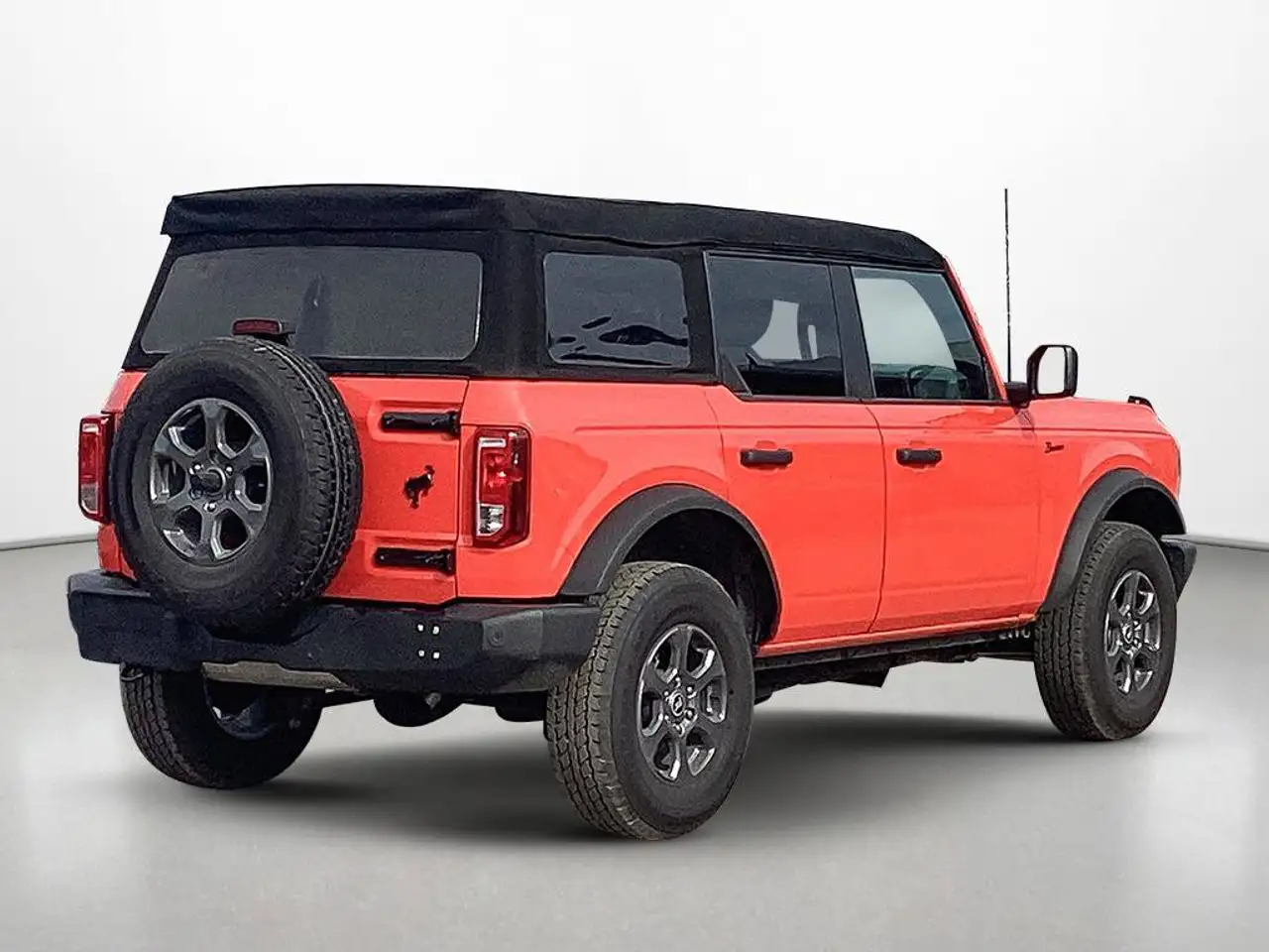 Ford Bronco - Image 5