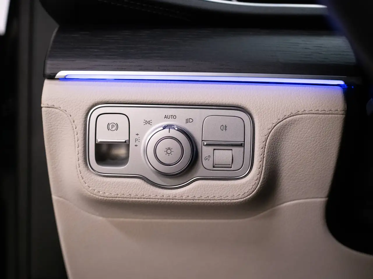 Mercedes-Benz GLE - Image 11