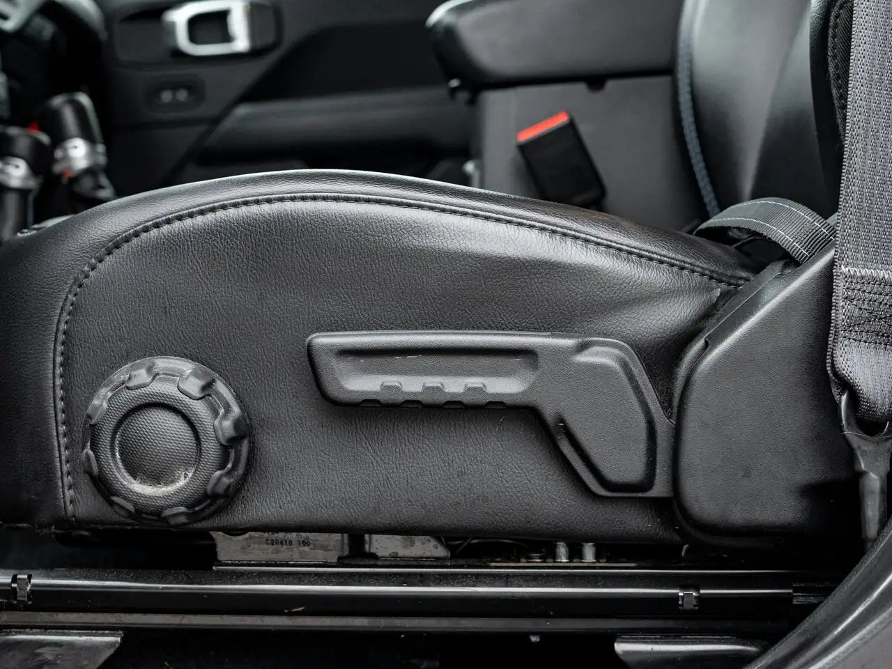 Jeep Wrangler - Image 20