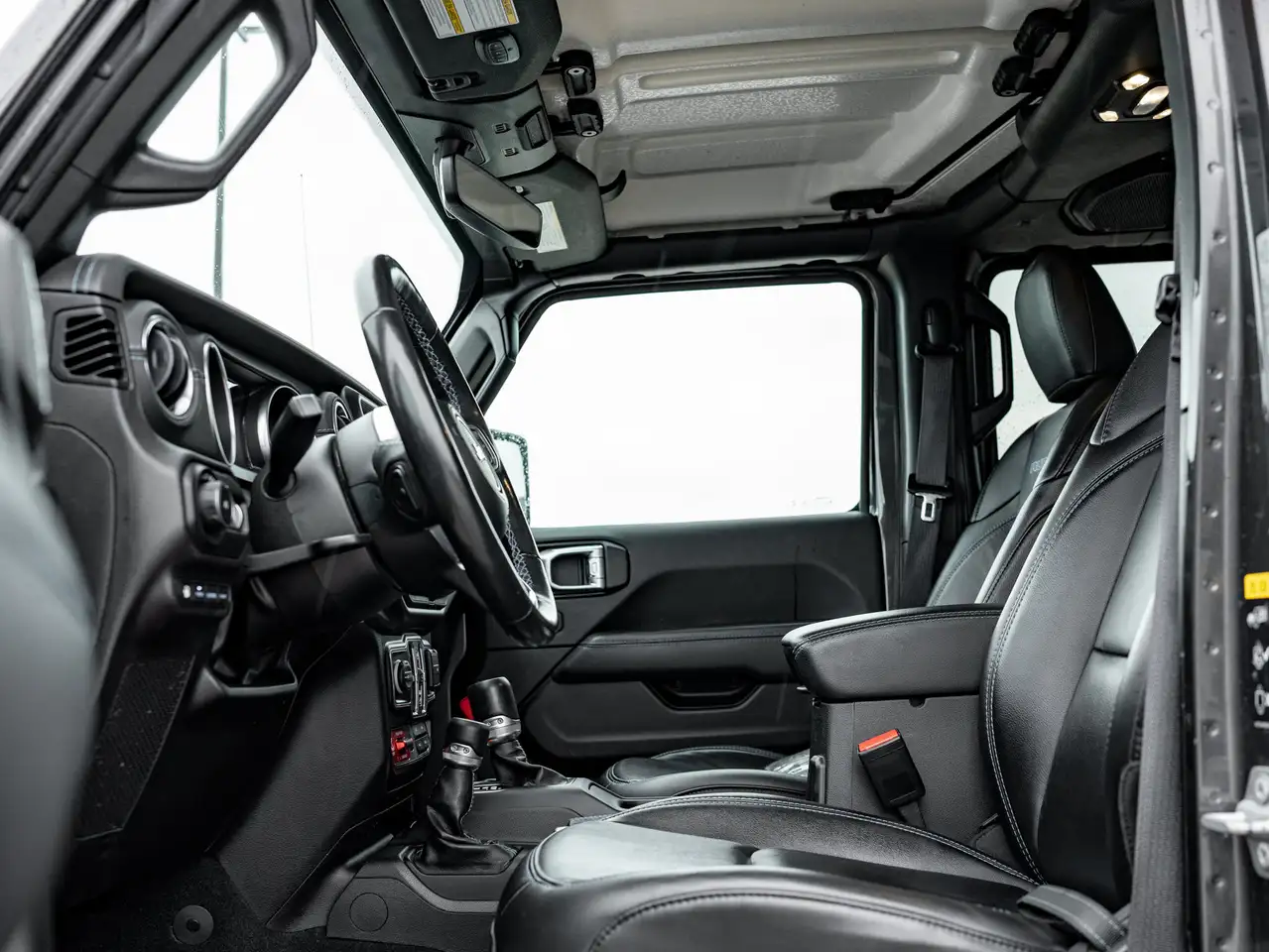 Jeep Wrangler - Image 19
