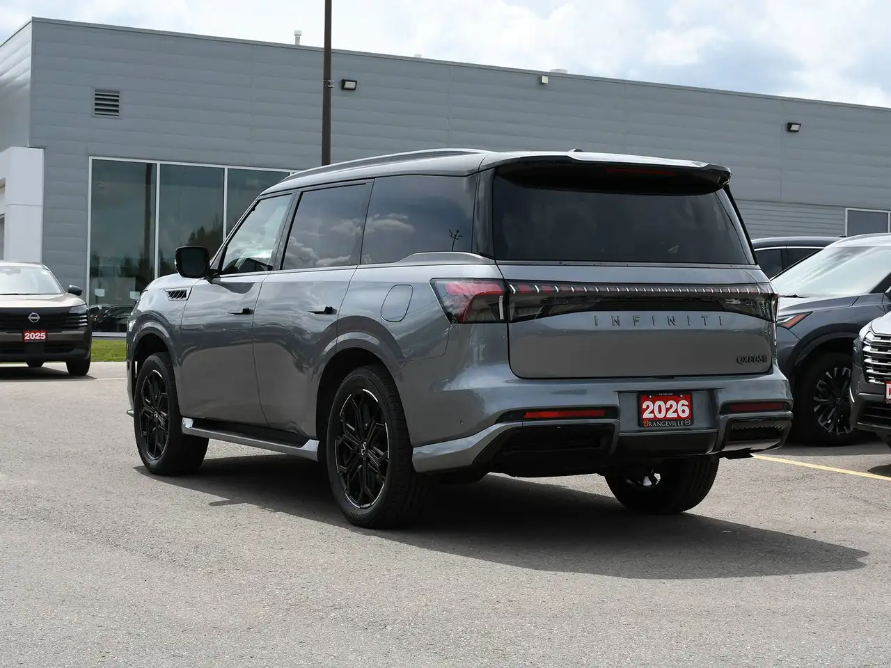 Infiniti QX80 - Image 4
