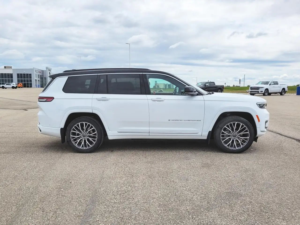 Jeep Grand Cherokee - Image 6