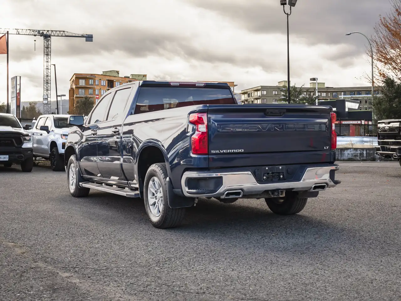 Chevrolet Silverado 1500 - Image 6