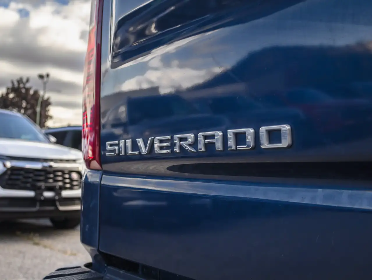 Chevrolet Silverado 1500 - Image 10