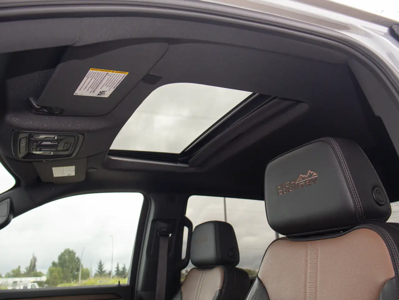 Chevrolet Silverado 1500 - Image 20