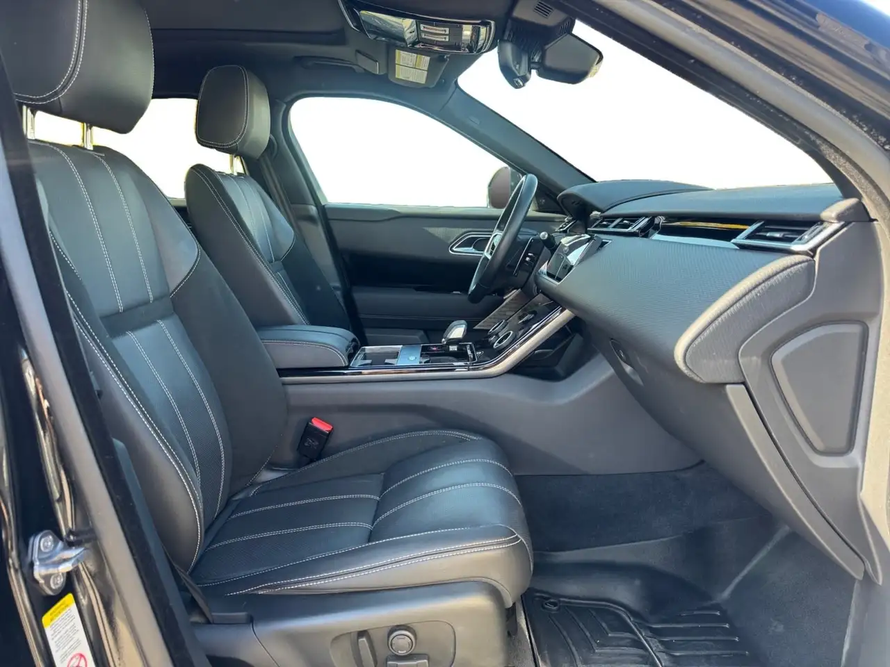 Land Rover Range Rover Velar - Image 20