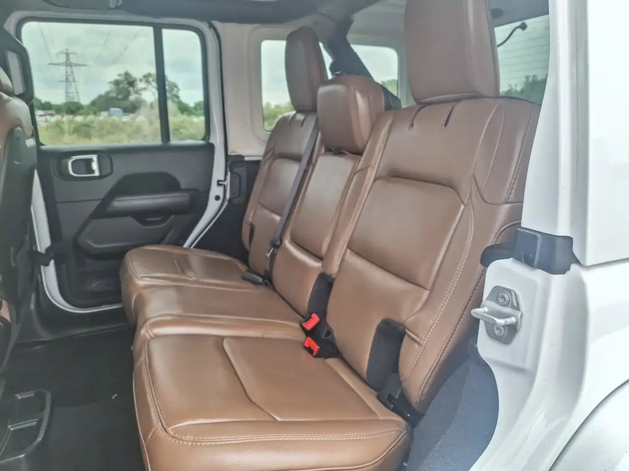 Jeep Wrangler - Image 25