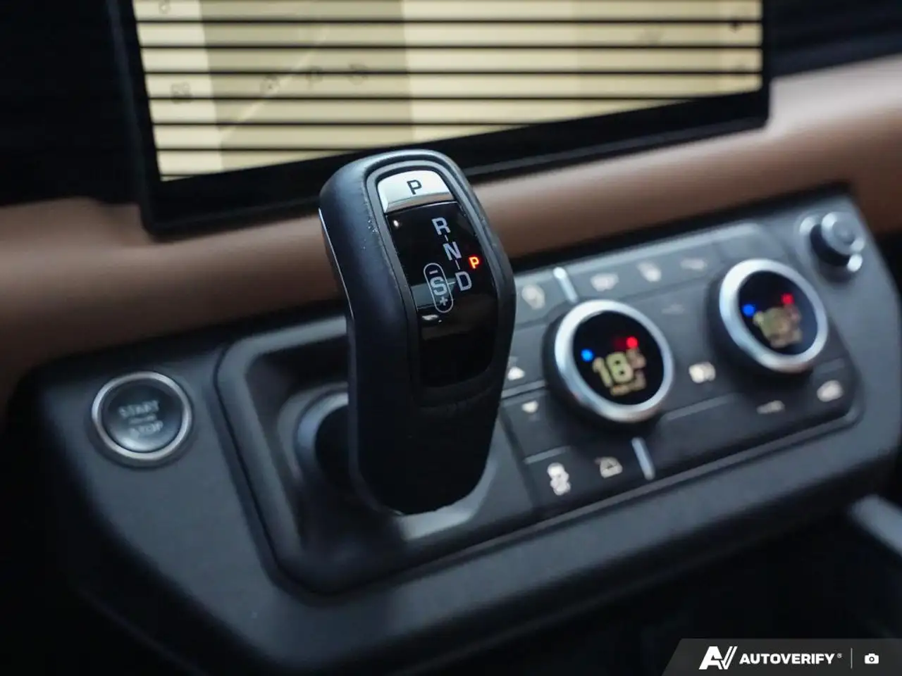 Land Rover Defender - Image 19