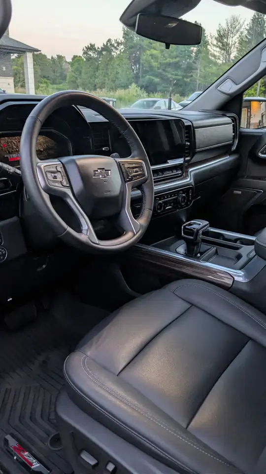 Chevrolet Silverado 1500 - Image 31