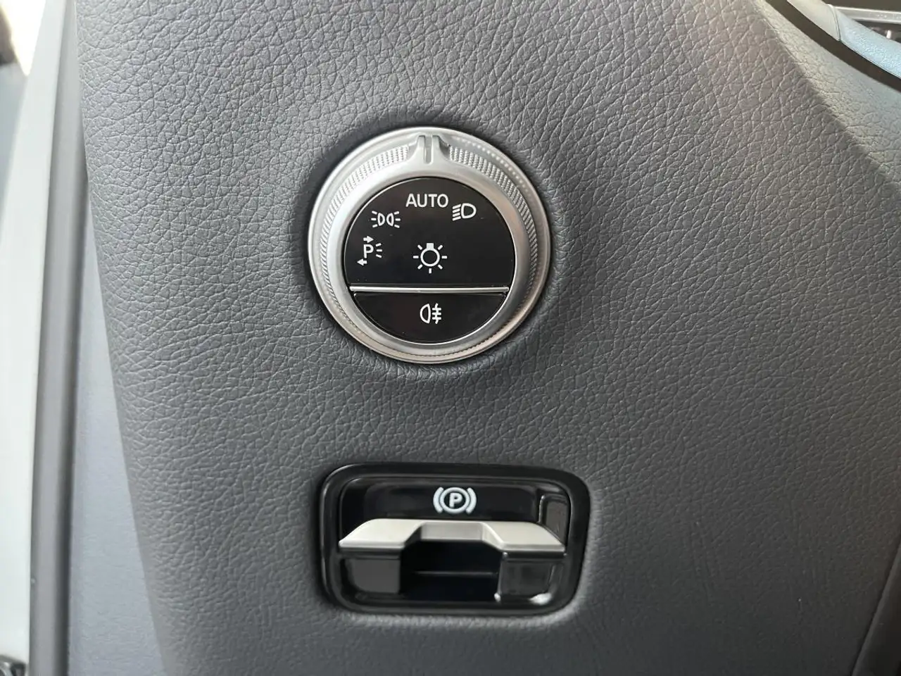 Mercedes-Benz GLC - Image 13
