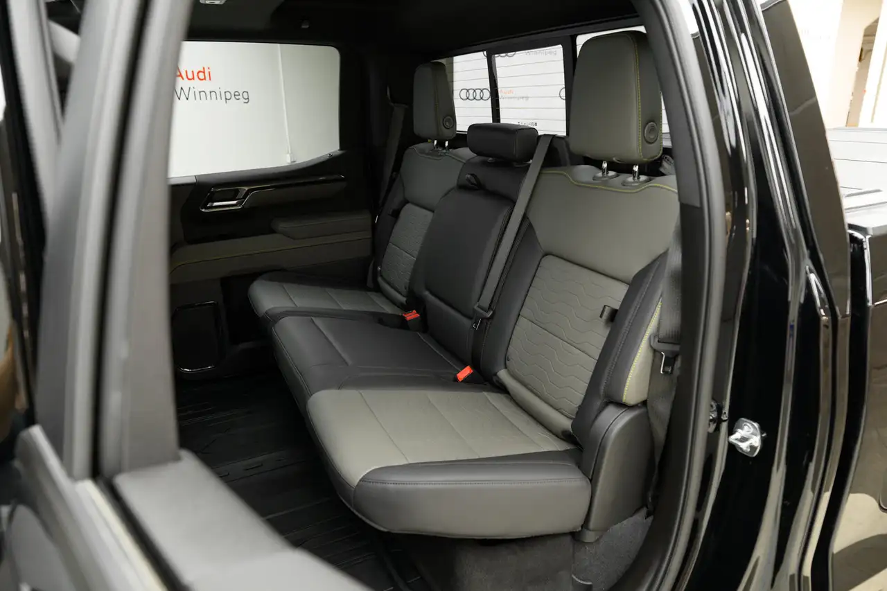 Chevrolet Silverado 1500 - Image 29