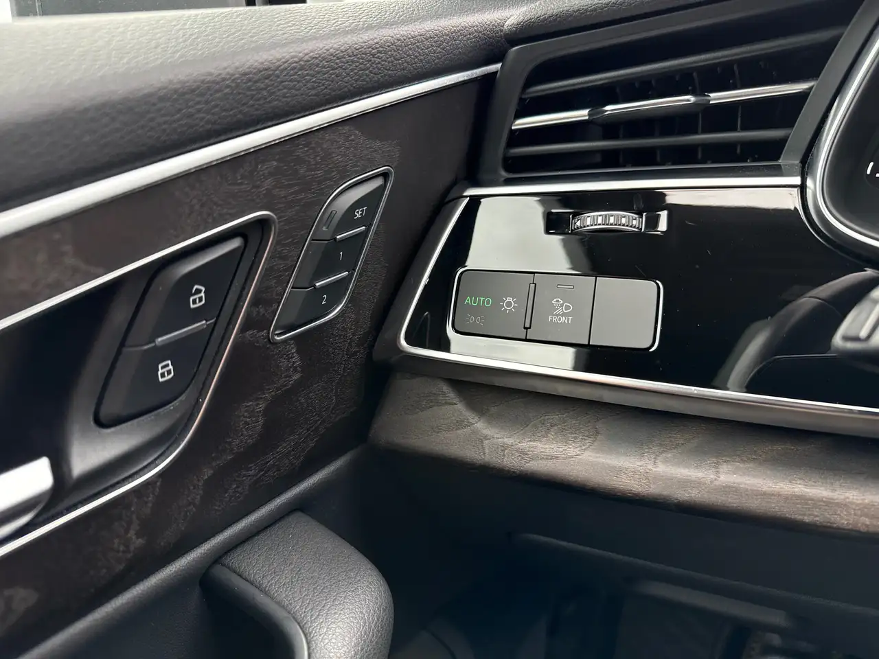 Audi Q7 - Image 5