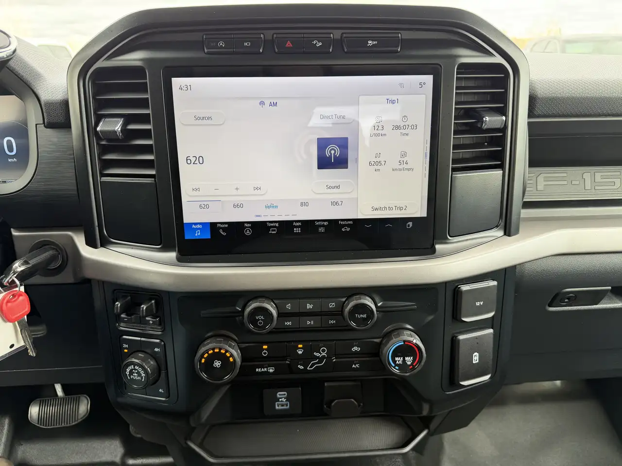 Ford F-150 - Image 17
