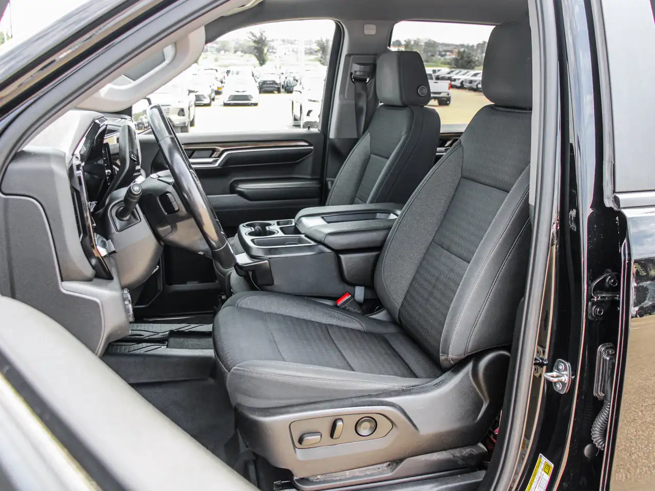 Chevrolet Silverado 1500 - Image 28