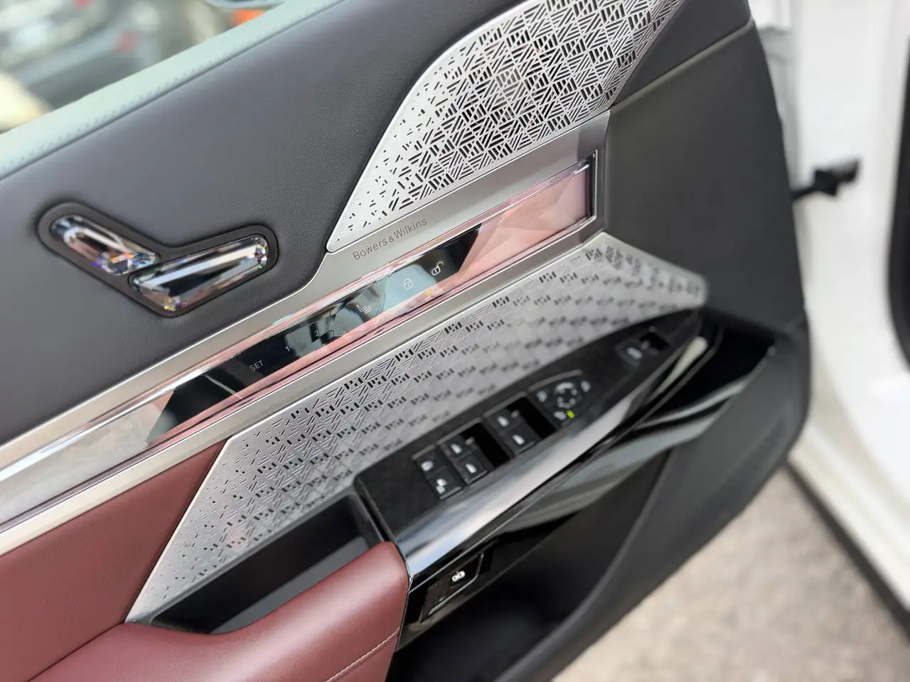 BMW i7 - Image 13