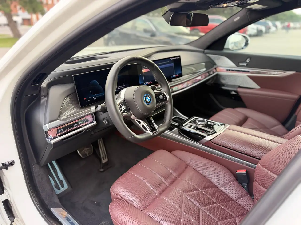 BMW i7 - Image 16