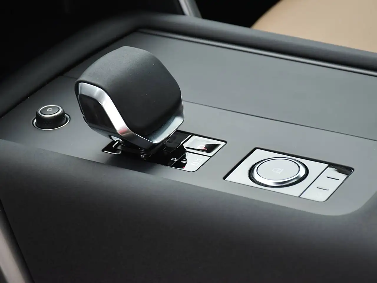 Land Rover Discovery - Image 14