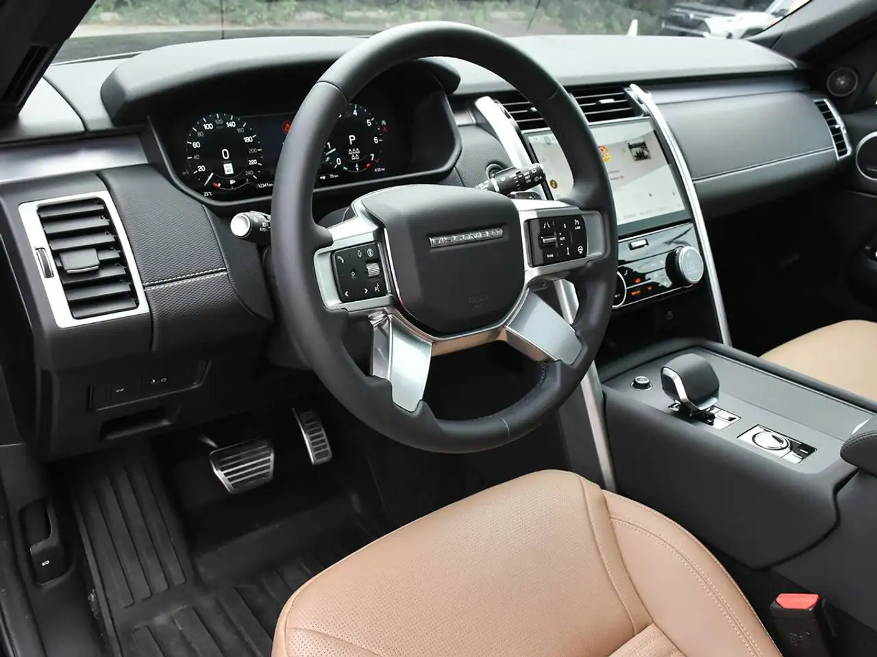 Land Rover Discovery - Image 11
