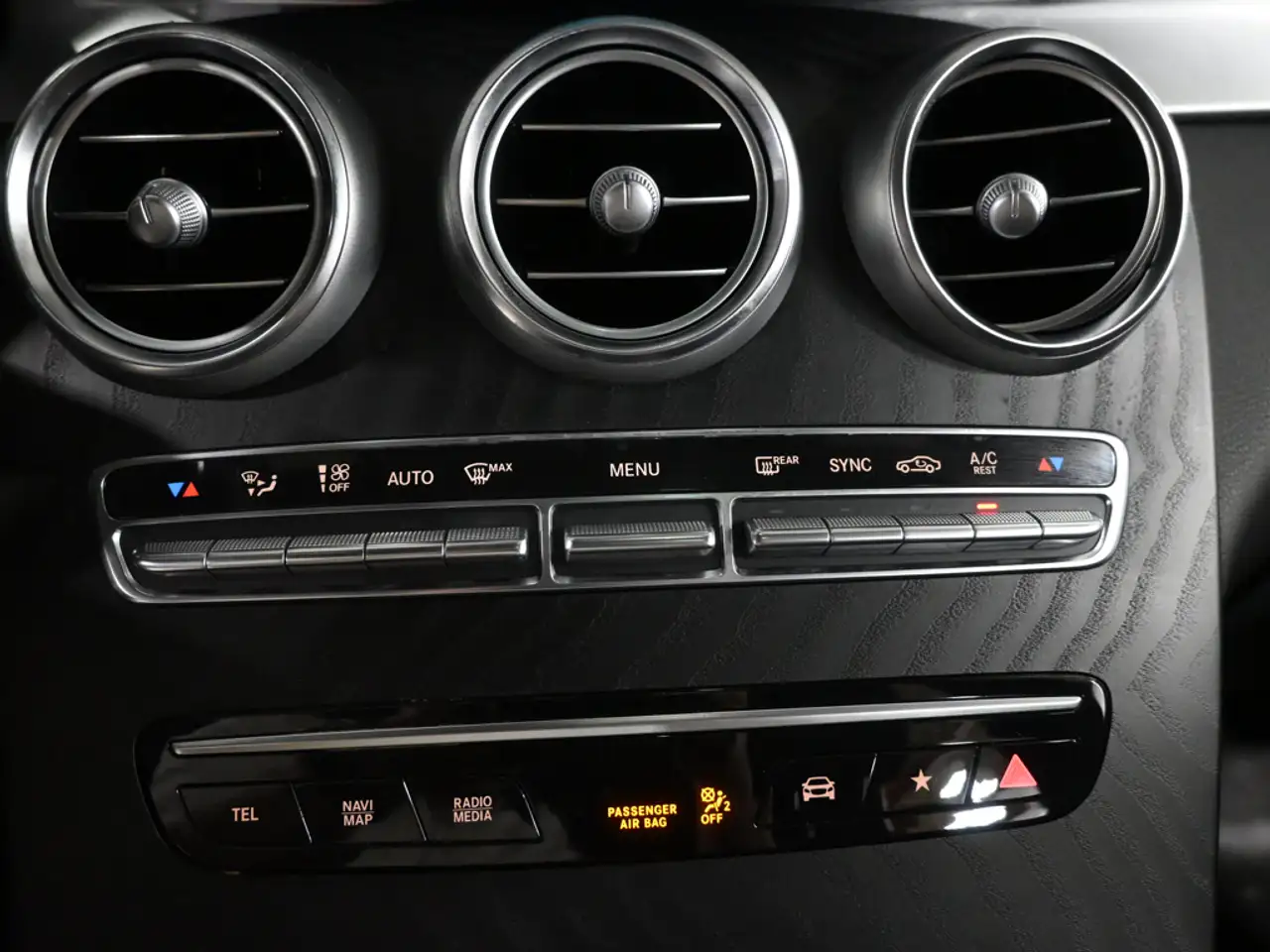 Mercedes-Benz GLC - Image 20