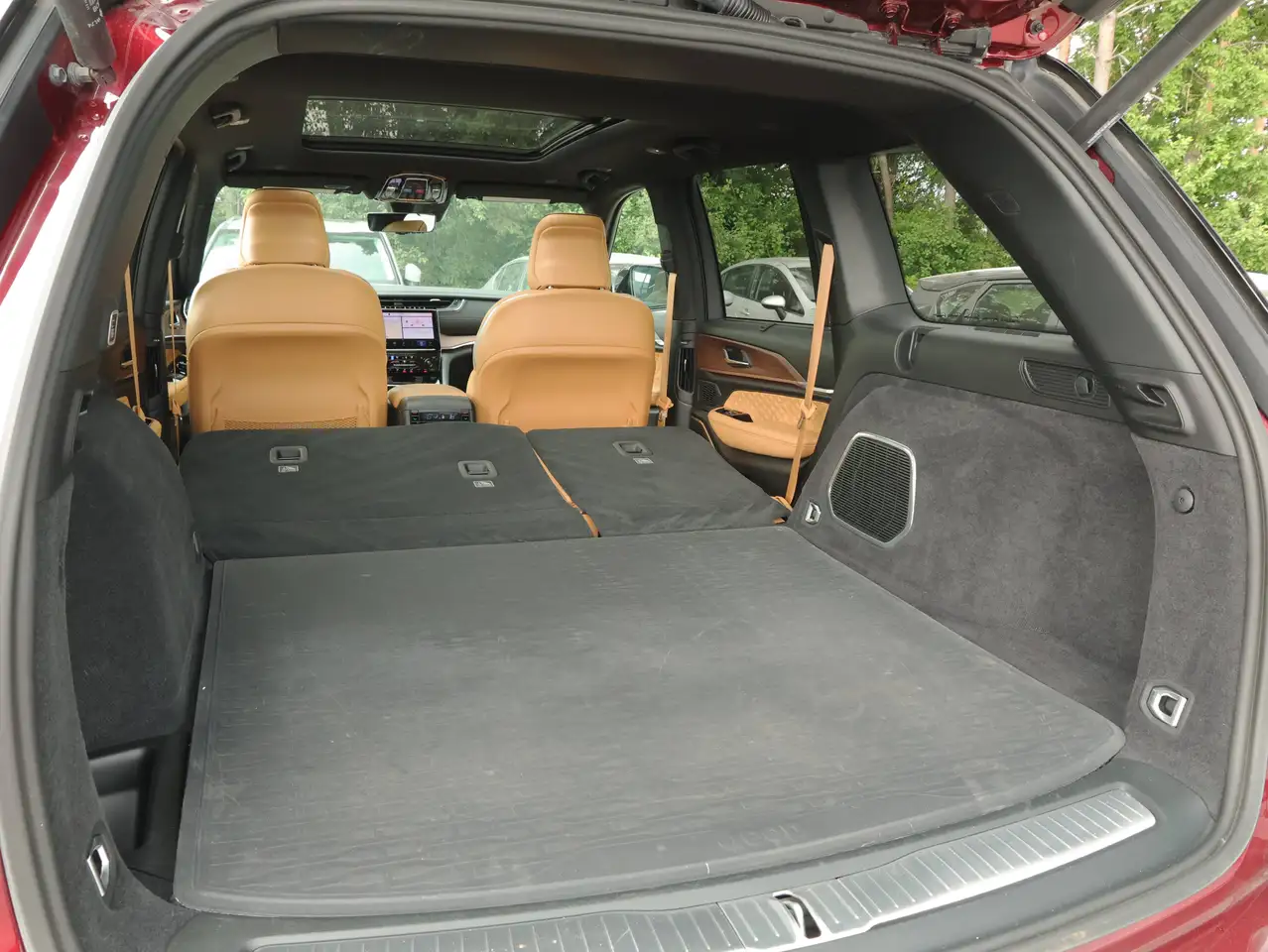Jeep Grand Cherokee - Image 49