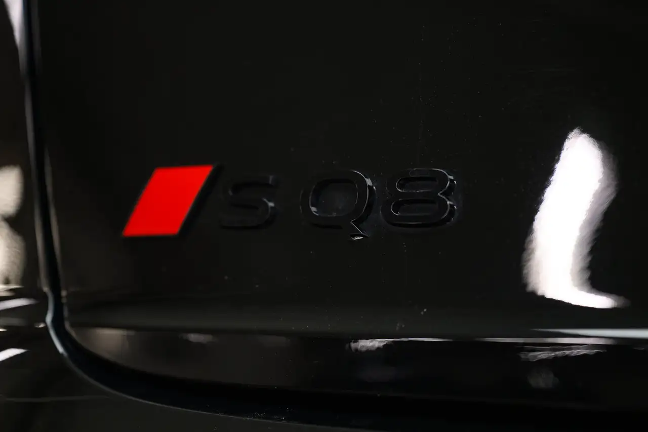 Audi SQ8 - Image 8