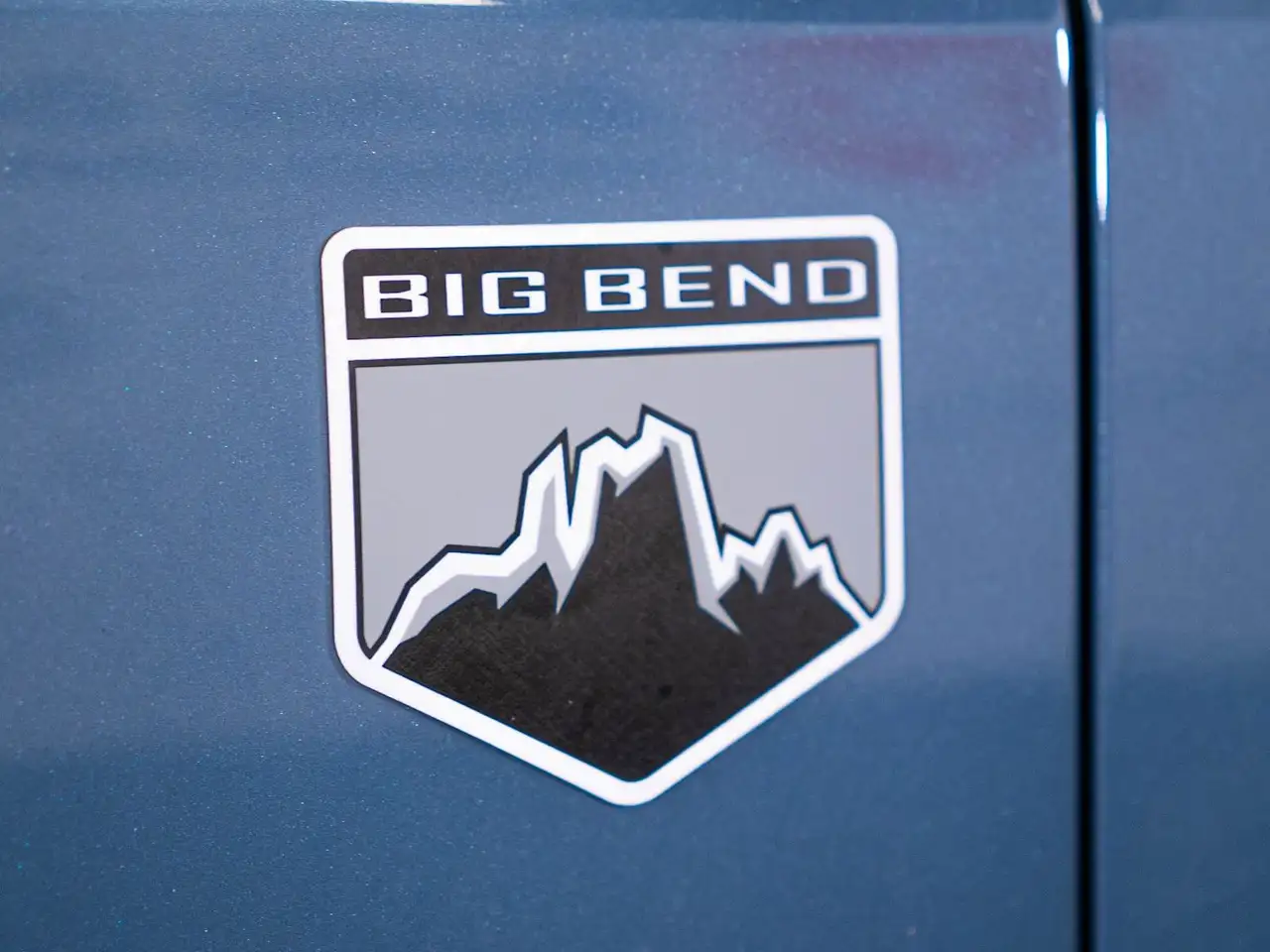 Ford Bronco - Image 5